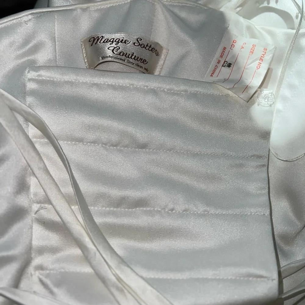 Pretty Vintage 90s Maggie Sottero Couture Corset Wedding Gown! - Picture 7 of 7